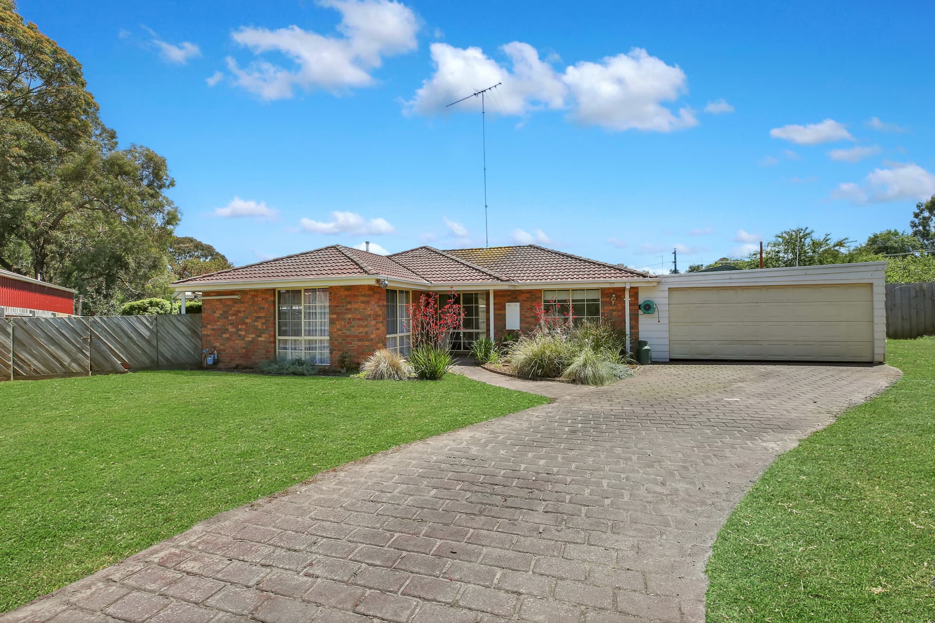 18 Adam CourtDrouin, vic 3818, Drouin - Image 1