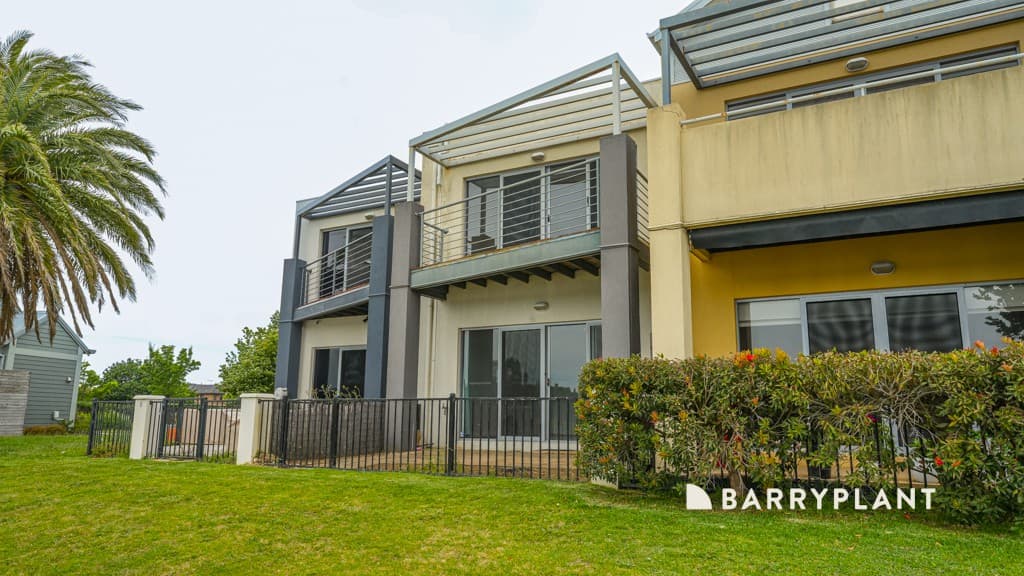 7/2 The Entrance, Pakenham, VIC 3810, Pakenham - Thumbnail 2