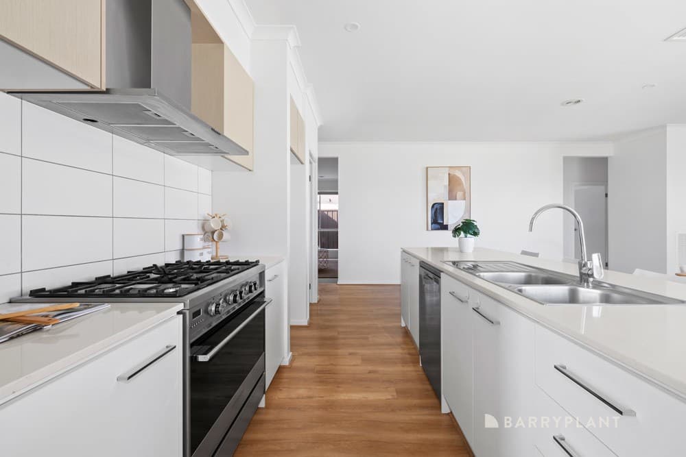 4 Roscoe Avenue, Kalkallo, VIC 3064, Kalkallo - Thumbnail 3