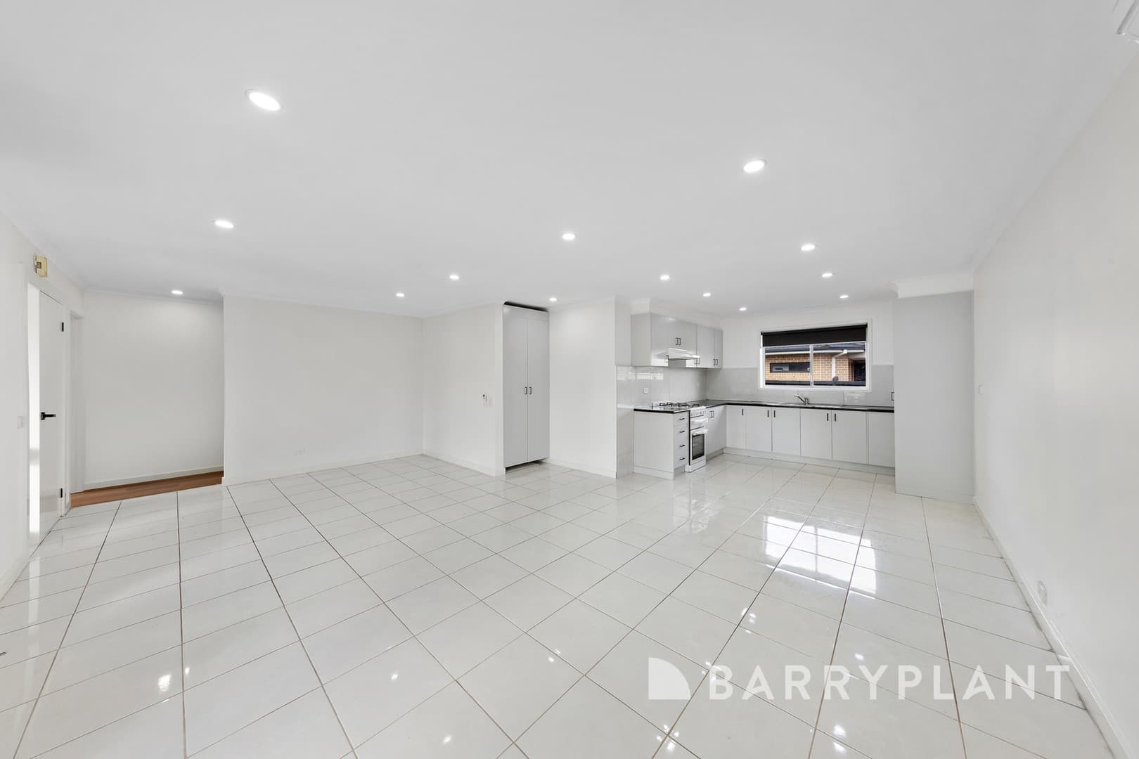 1/4 Mavis Crescent, Kings Park, VIC 3021, Kings Park - Thumbnail 2