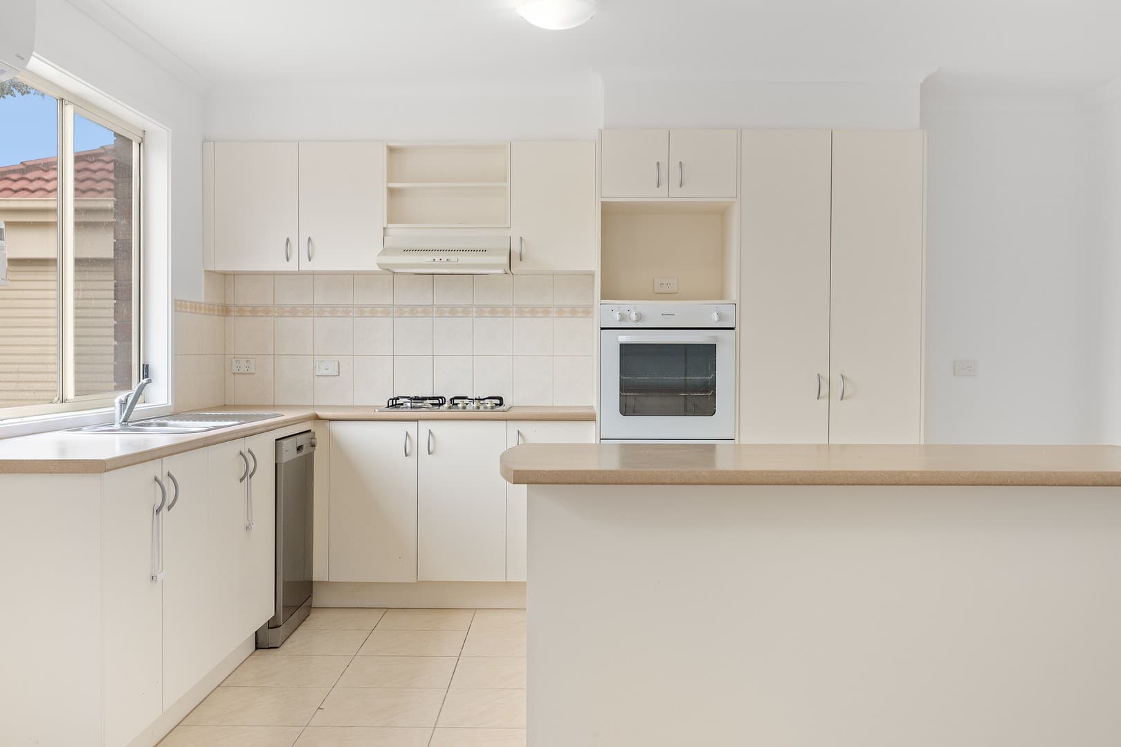 26 Lennon Boulevard, Point Cook, VIC 3030, Point Cook - Thumbnail 2