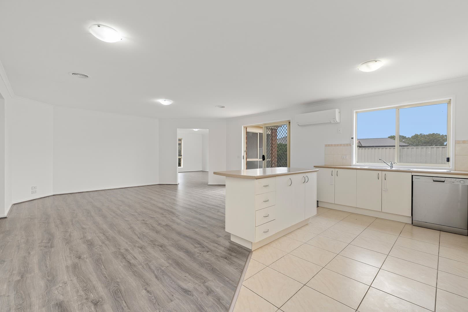 26 Lennon Boulevard, Point Cook, VIC 3030, Point Cook - Thumbnail 6