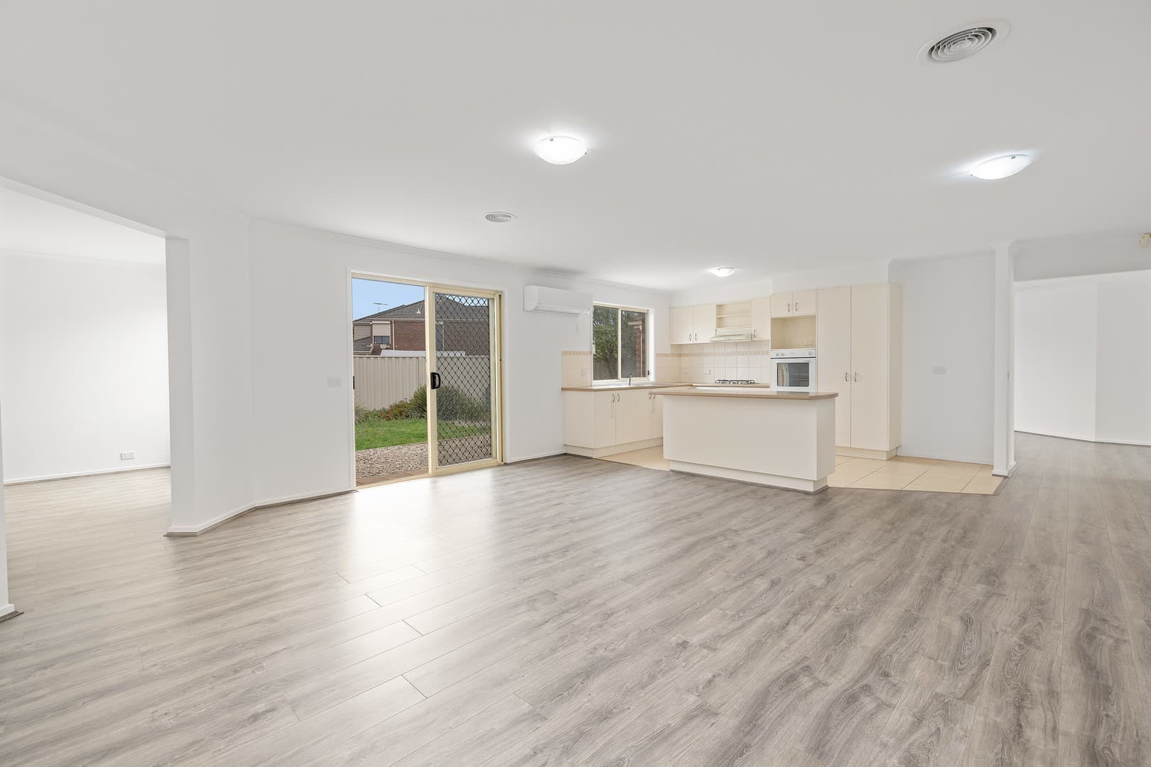 26 Lennon Boulevard, Point Cook, VIC 3030, Point Cook - Thumbnail 8