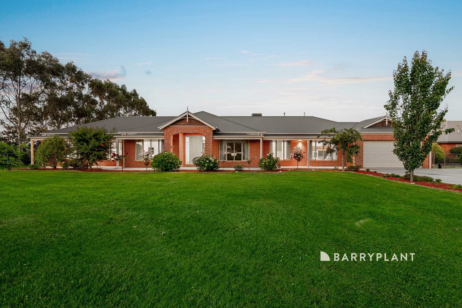 37 Fairway Drive, Drouin, VIC 3818, Drouin - Thumbnail 2