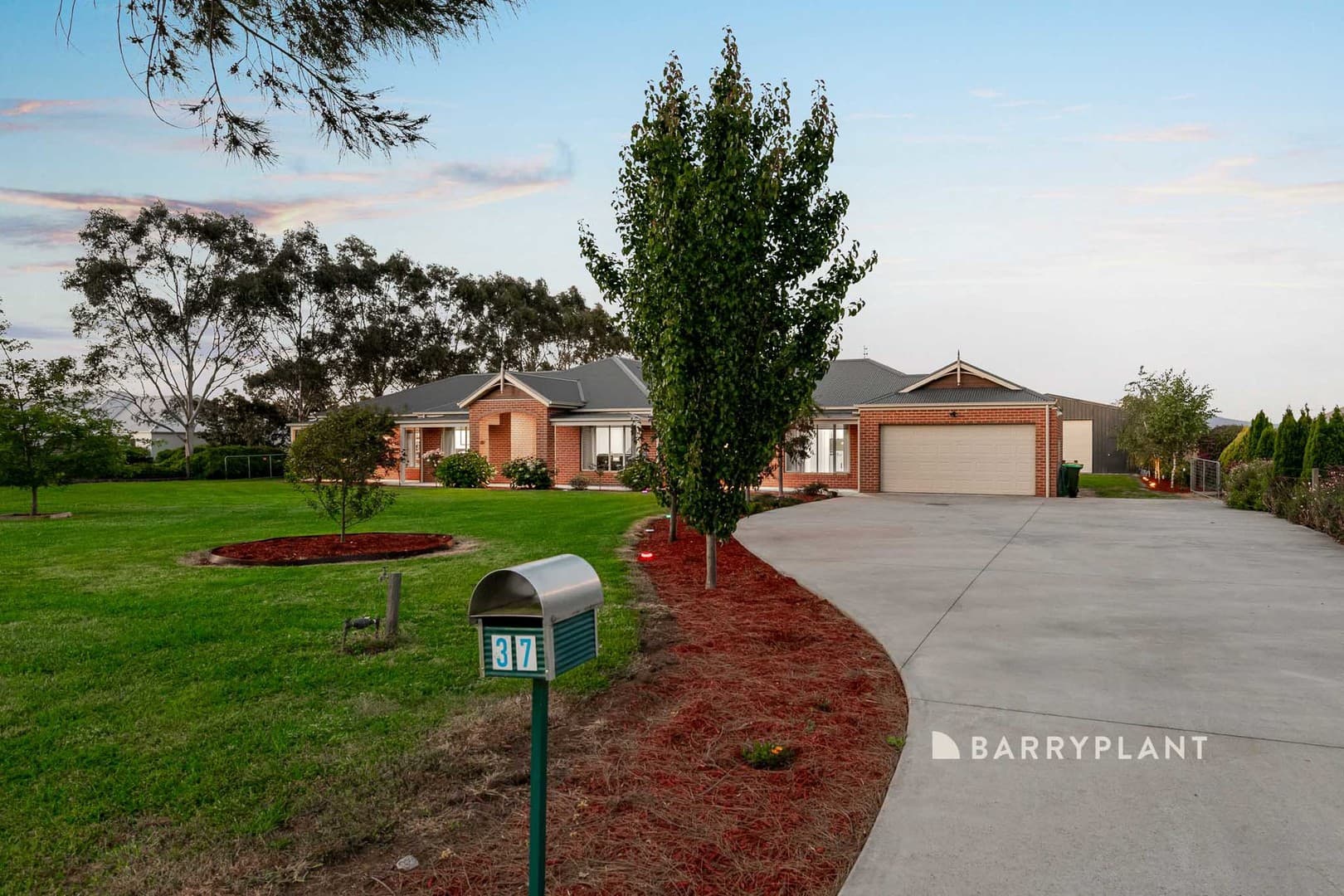 37 Fairway Drive, Drouin, VIC 3818, Drouin - Thumbnail 3
