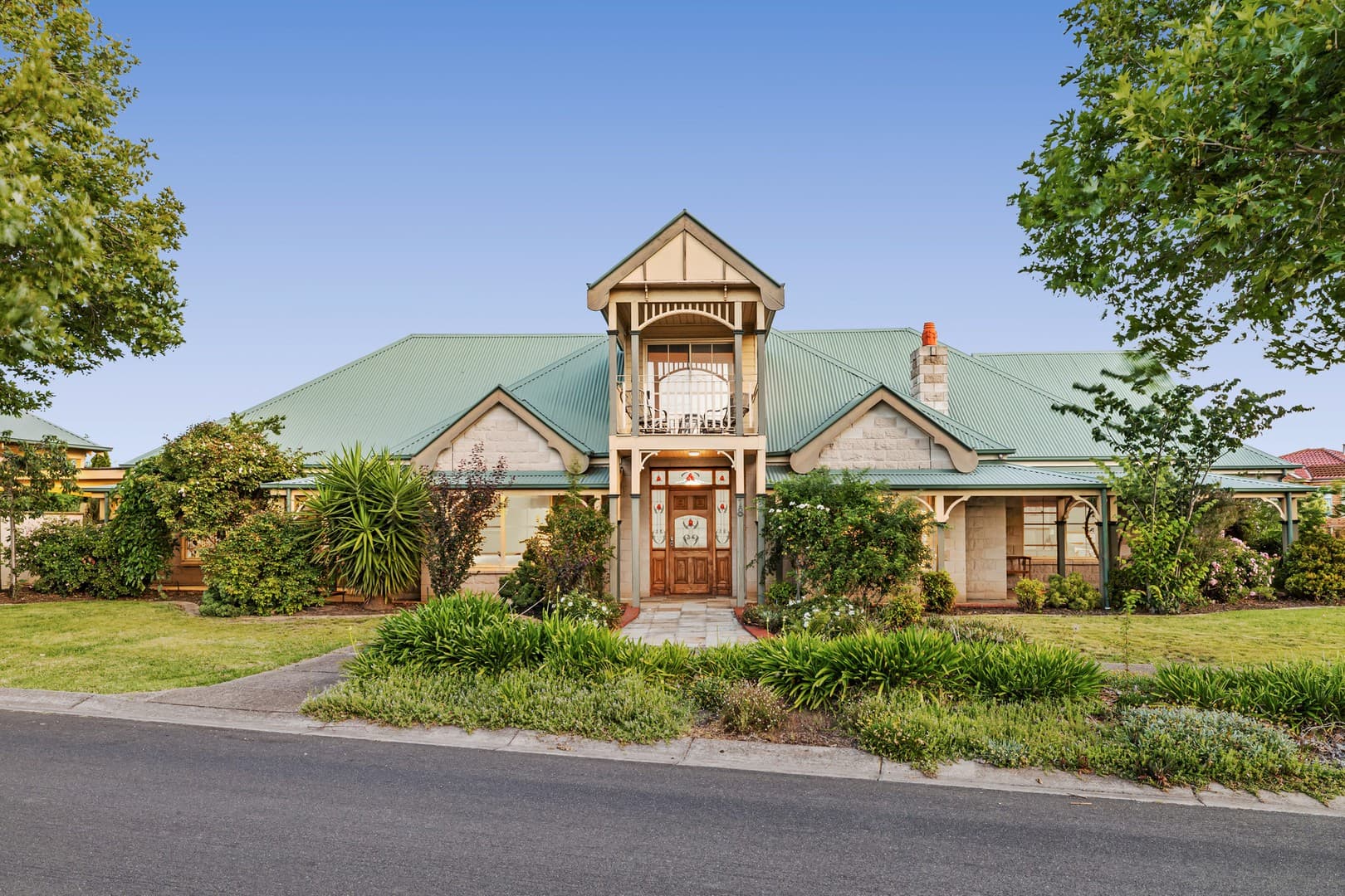 18 Sovereign Way, Hillside, VIC 3037, Hillside - Thumbnail 2
