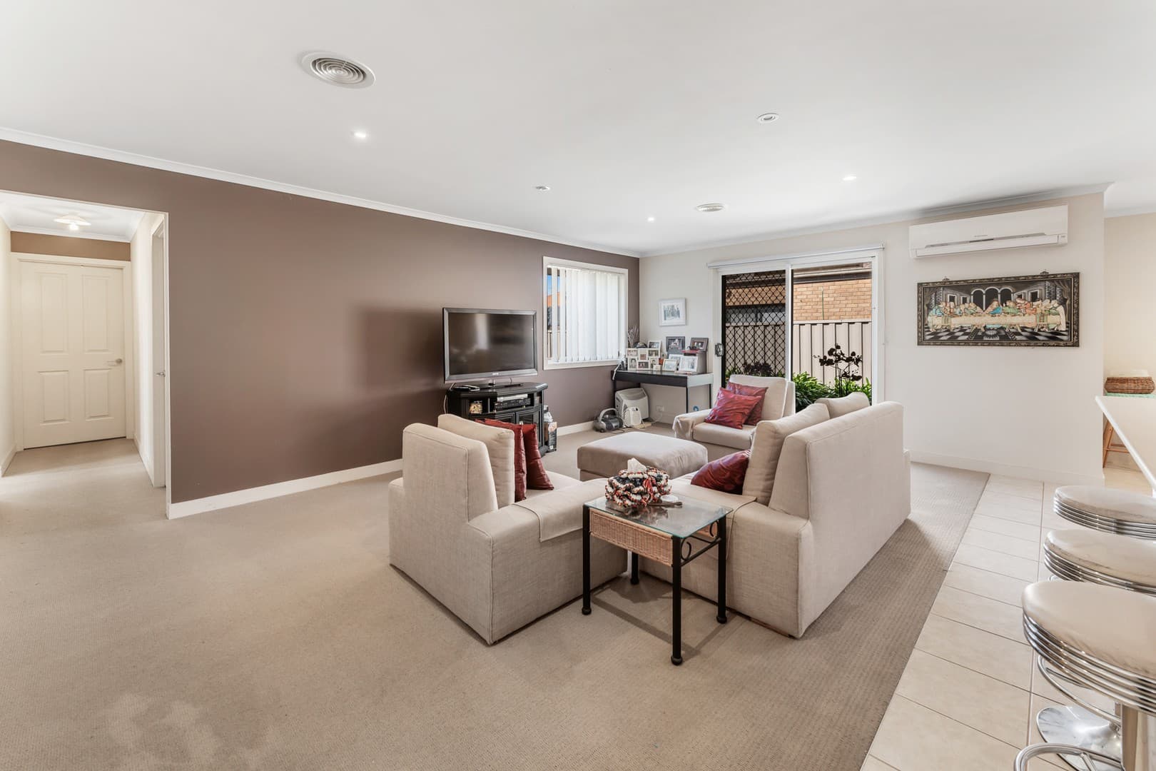 7 Oakview Parade, Caroline Springs, VIC 3023, Caroline Springs - Thumbnail 4