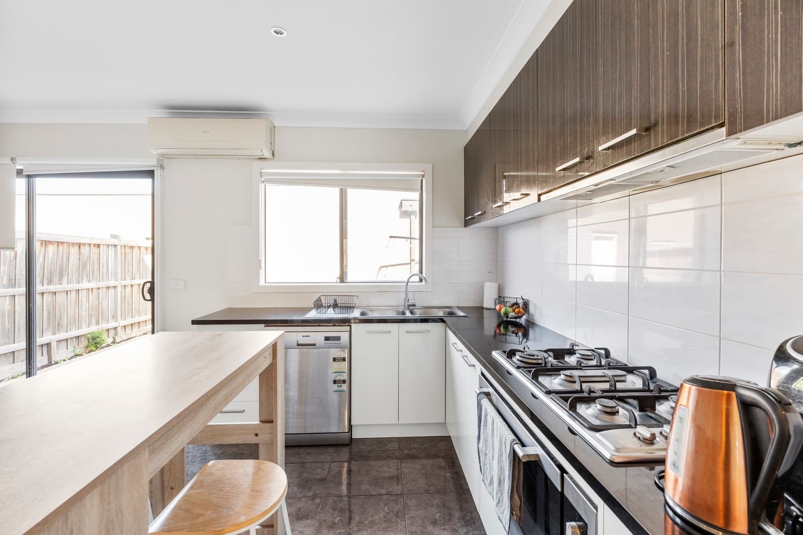11 Bohr Walk, Fraser Rise, VIC 3336, Fraser Rise - Thumbnail 2