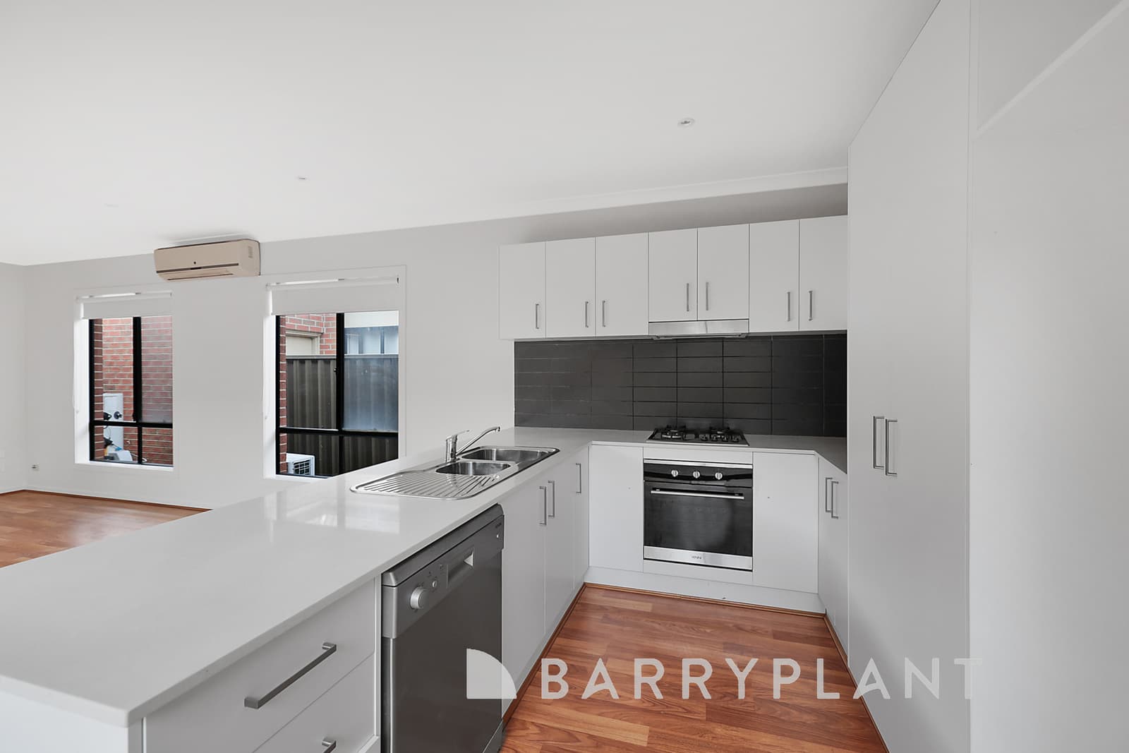 33 Amber WayCobblebank, vic 3338, Cobblebank - Thumbnail 3