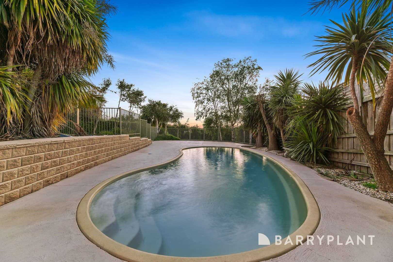 23 Lincoln Avenue, Berwick, VIC 3806, Berwick - Thumbnail 2