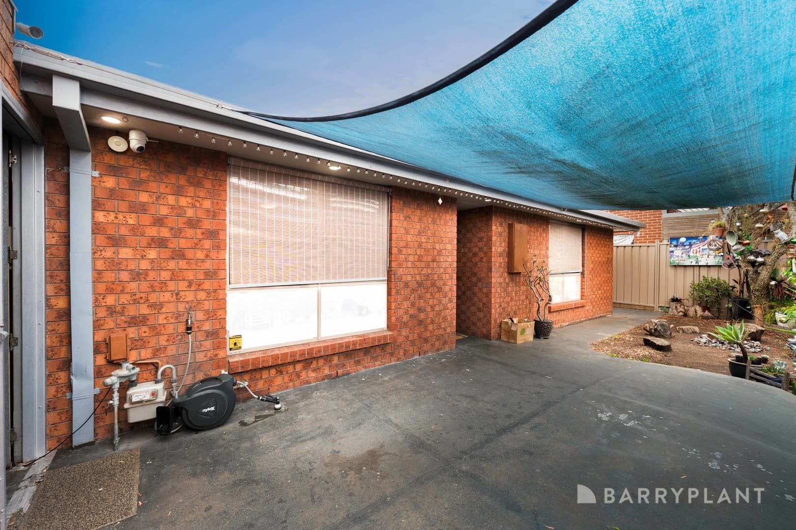 2/13 Honey Grove, St Albans, VIC 3021, St Albans - Image 1