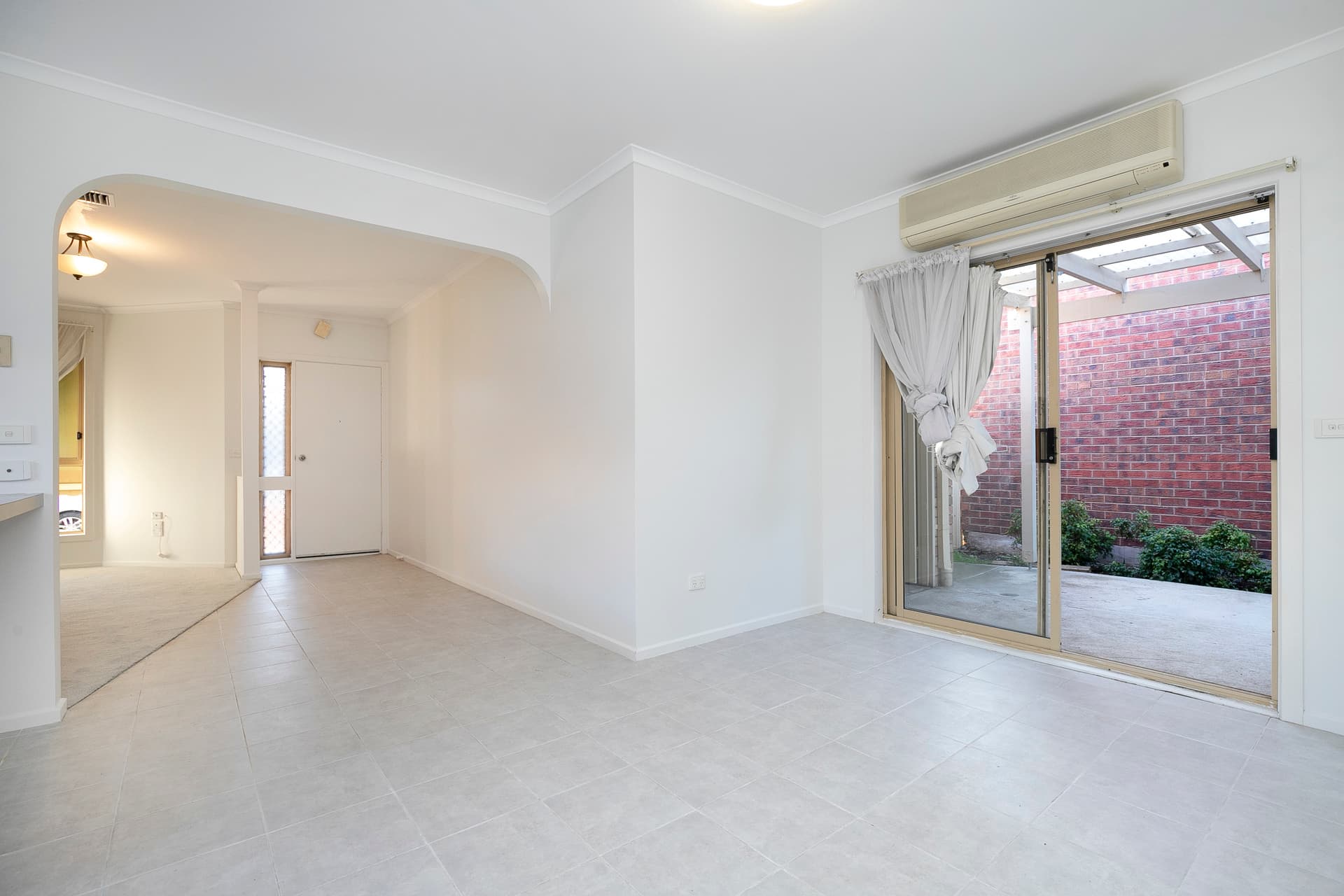 2/102 Willys Avenue, Keilor Downs - Thumbnail 2