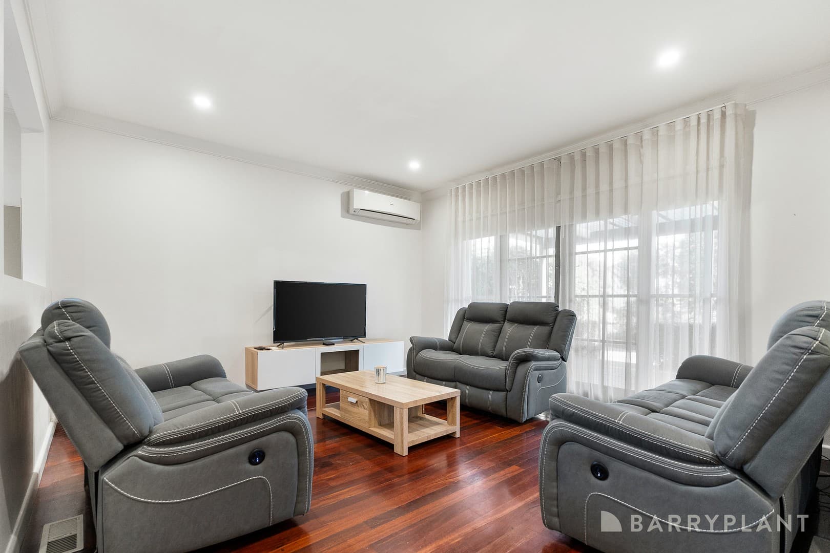 26 Diane Crescent, Mooroolbark, VIC 3138, Mooroolbark - Thumbnail 3