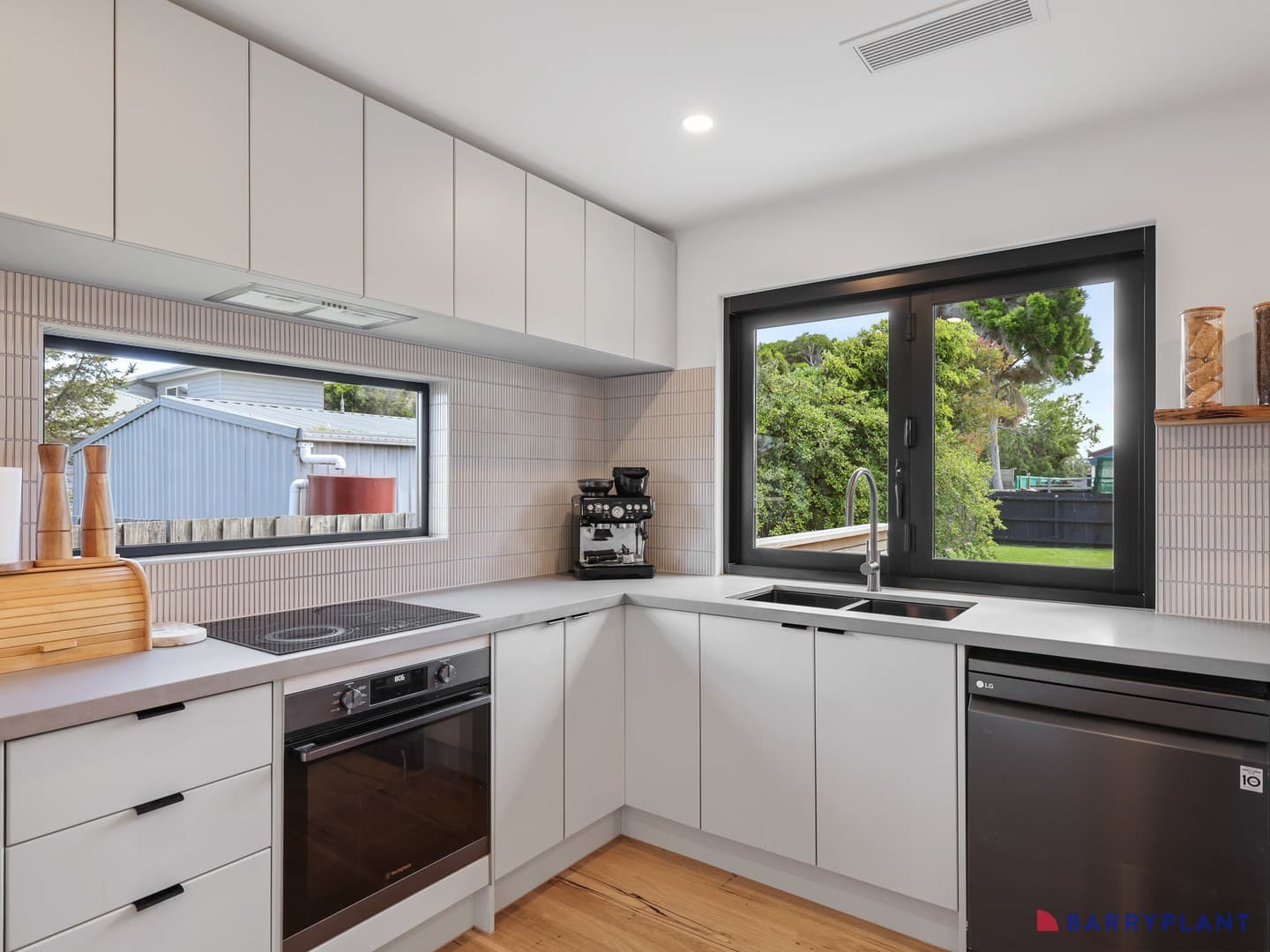 26 Sunderland Bay Road, Sunderland Bay - Thumbnail 8