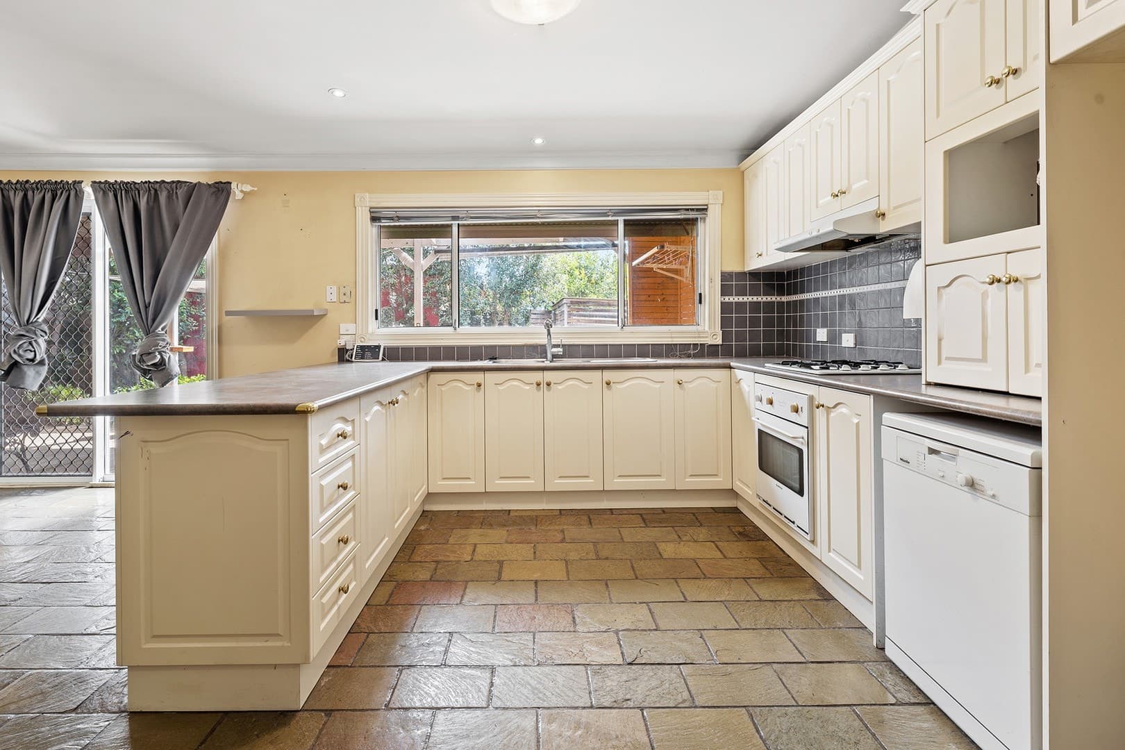 1/29 Grant Street, St Albans, VIC 3021, St Albans - Thumbnail 2