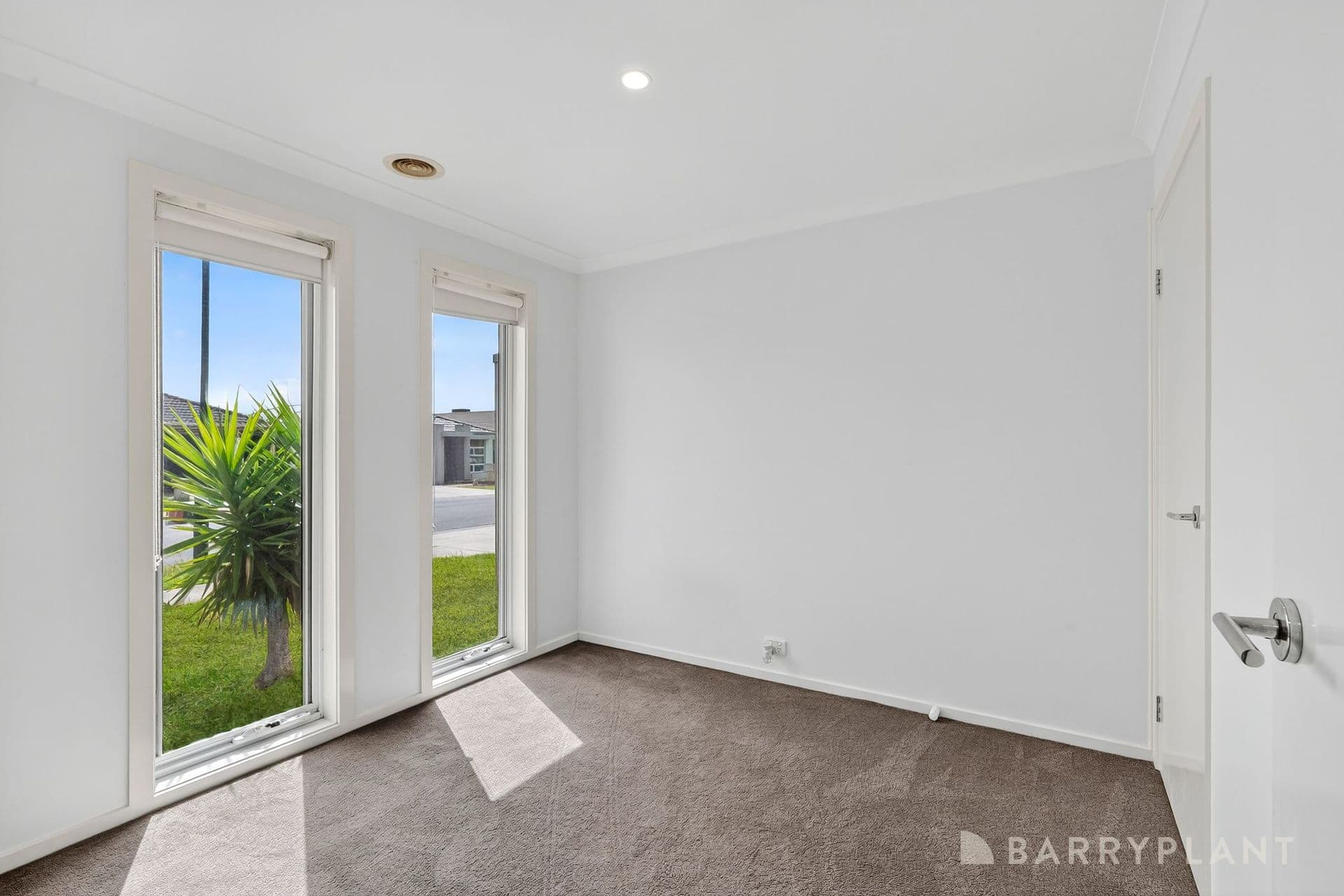 26 Laurence Way, Tarneit - Thumbnail 3