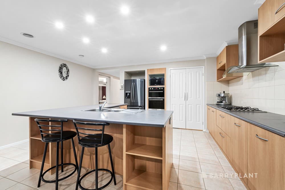 16 Holmwood Crescent, Doreen, VIC 3754, Doreen - Thumbnail 4