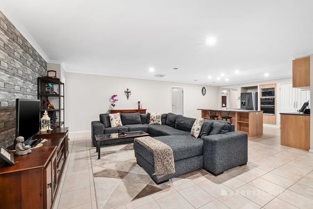 16 Holmwood Crescent, Doreen, VIC 3754, Doreen - Thumbnail 6