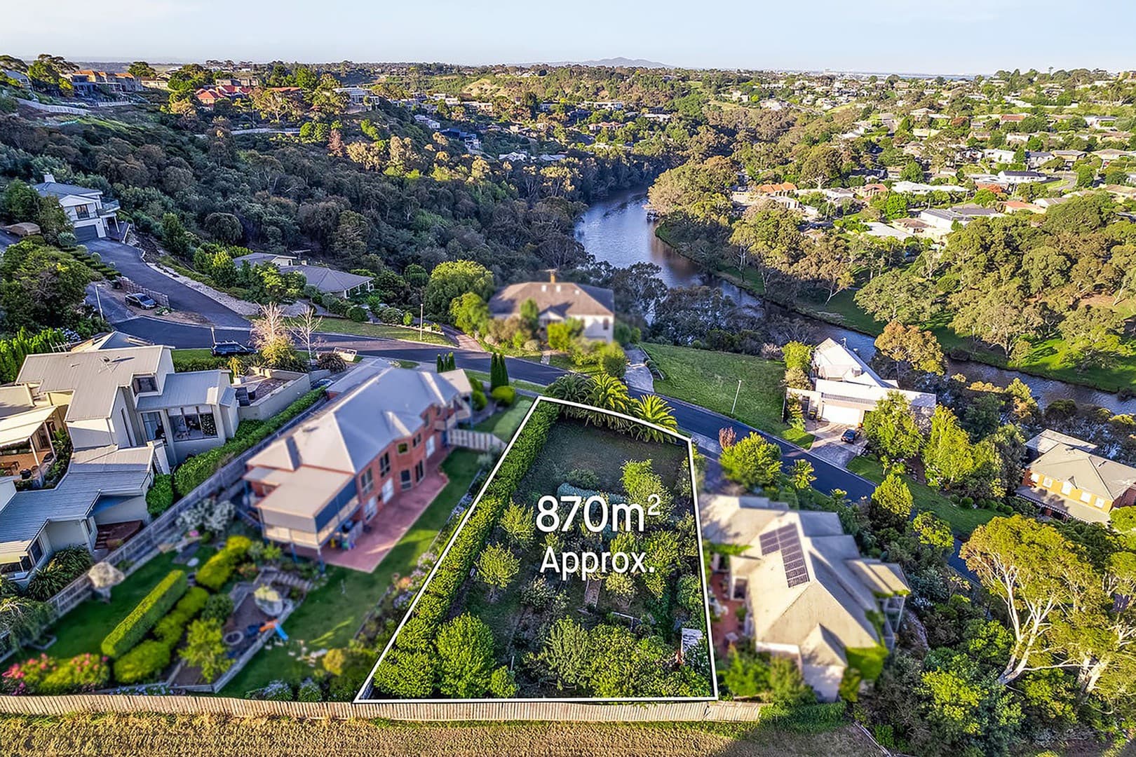 2 Pinnacle Close, Highton, VIC 3216, Highton - Thumbnail 3