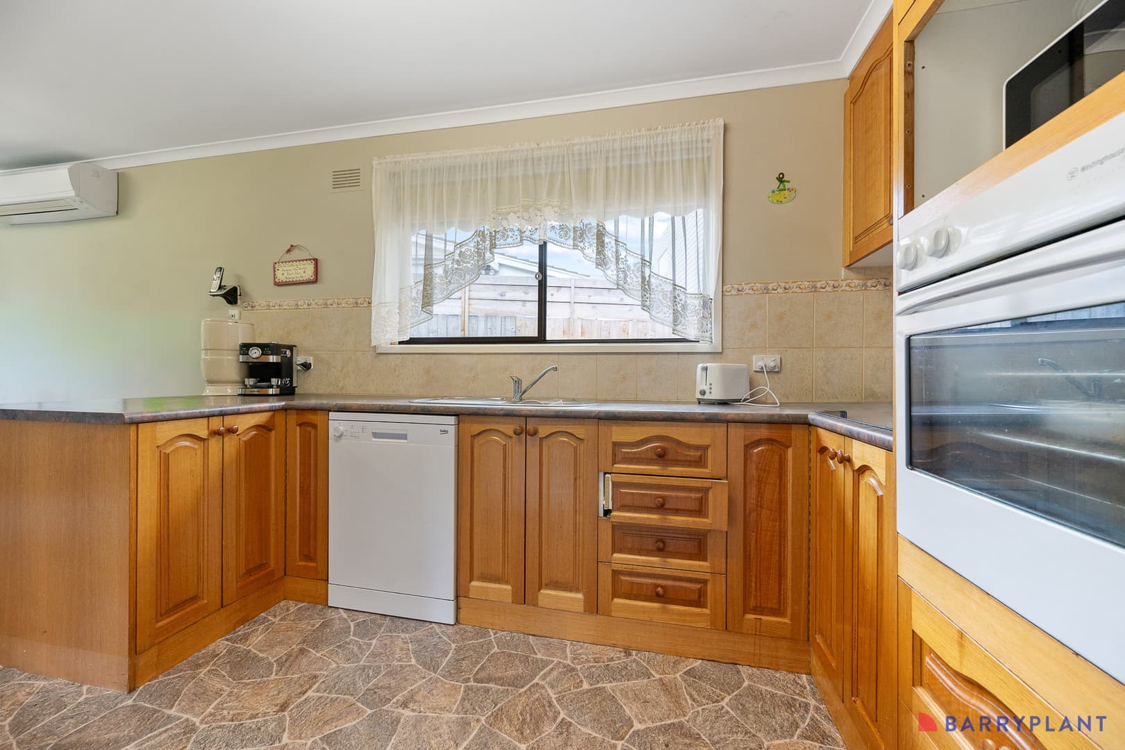 18 Garden Crescent, Inverloch, VIC 3996, Inverloch - Thumbnail 5
