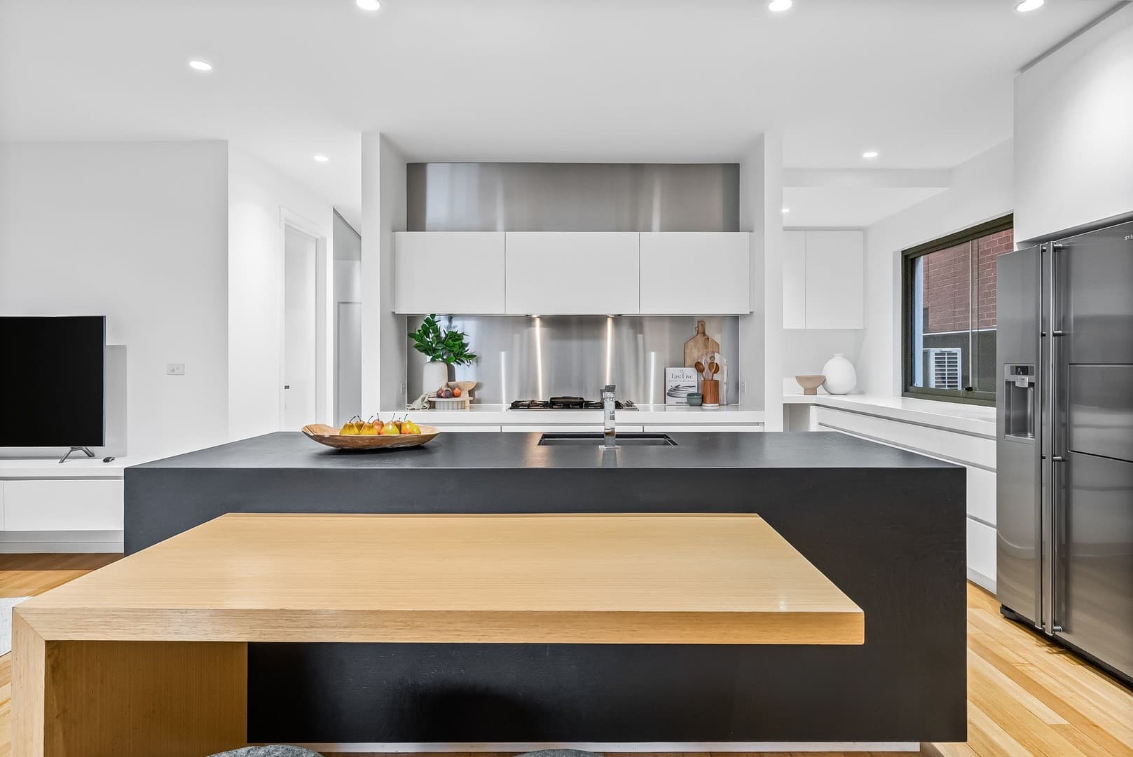 6 Neumayer Place, Newport, VIC 3015, Newport - Thumbnail 7