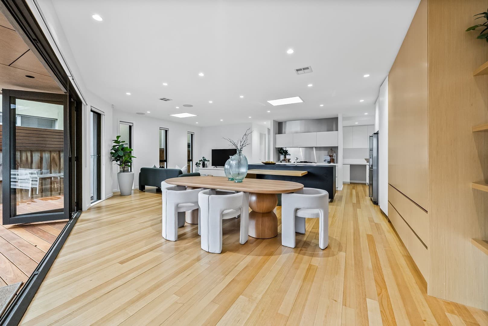 6 Neumayer Place, Newport, VIC 3015, Newport - Thumbnail 8