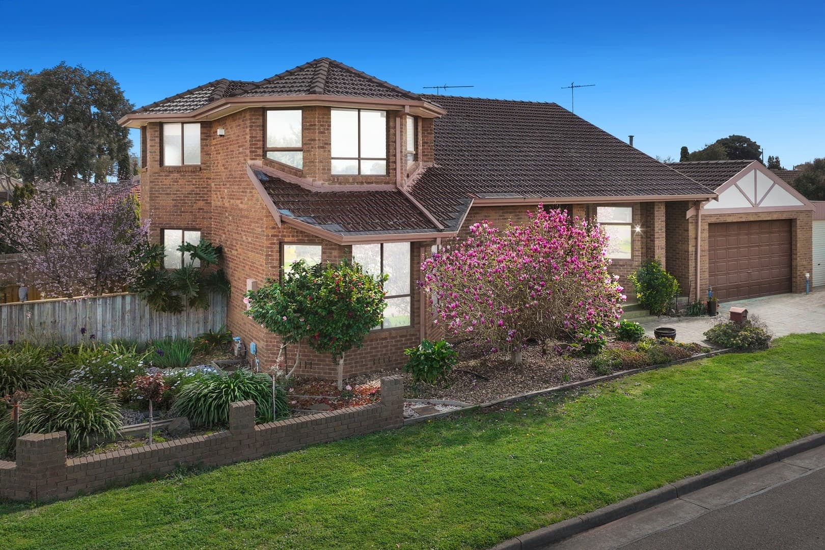 16 Kevington Street, Werribee, VIC 3030, Werribee - Thumbnail 2
