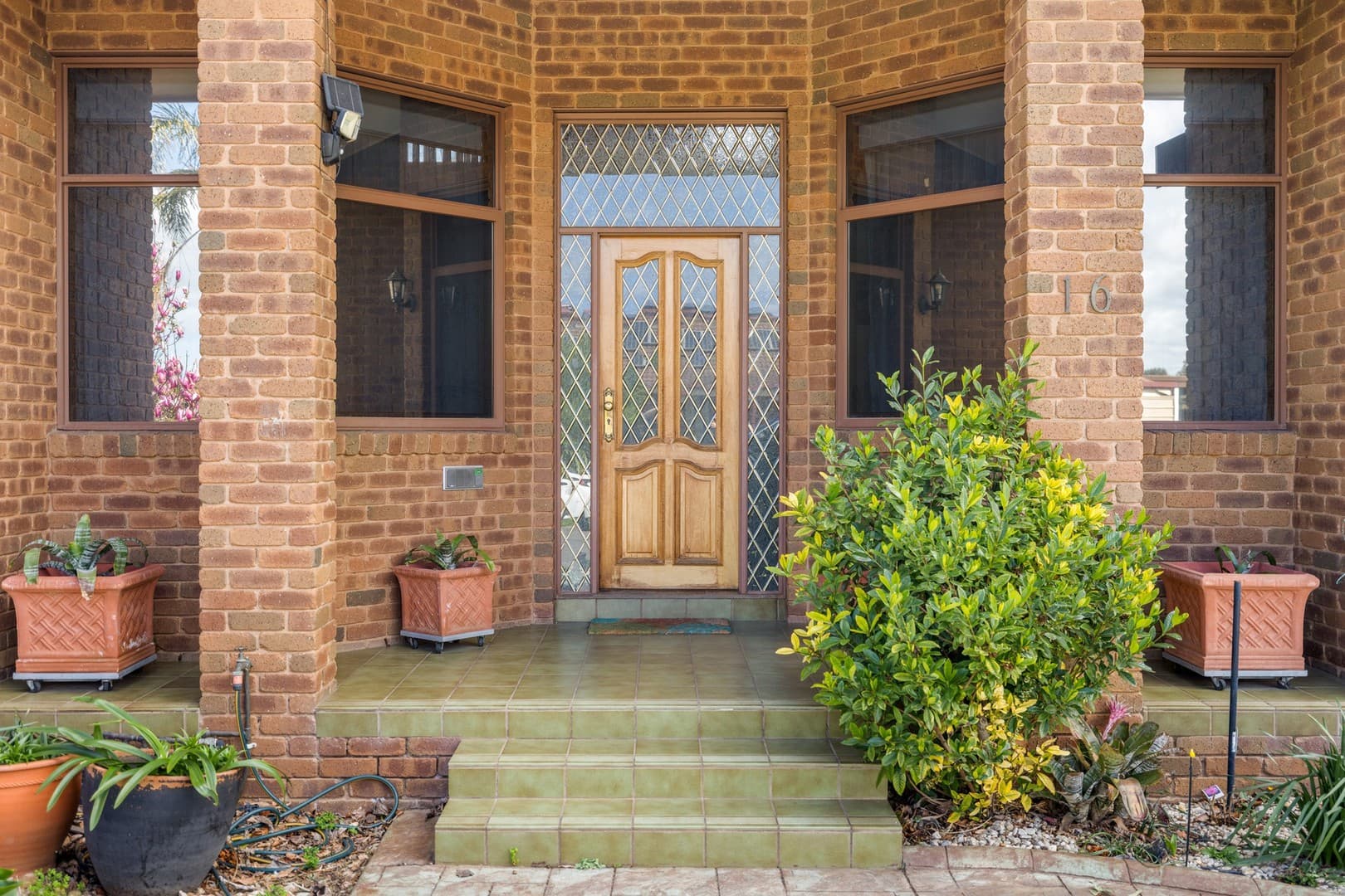 16 Kevington Street, Werribee, VIC 3030, Werribee - Thumbnail 3