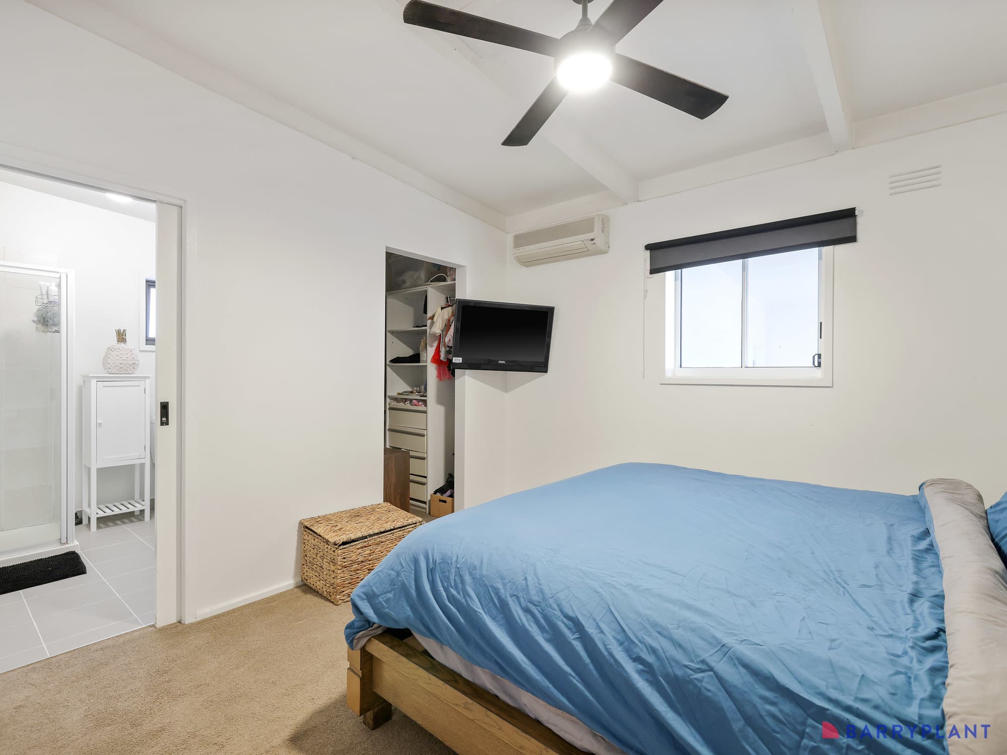 1 Stradbroke Crescent, Surf Beach - Thumbnail 5