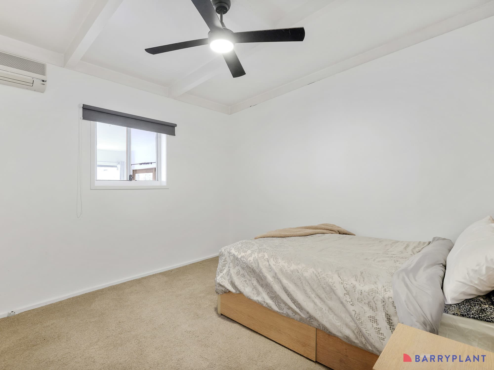 1 Stradbroke Crescent, Surf Beach - Thumbnail 8