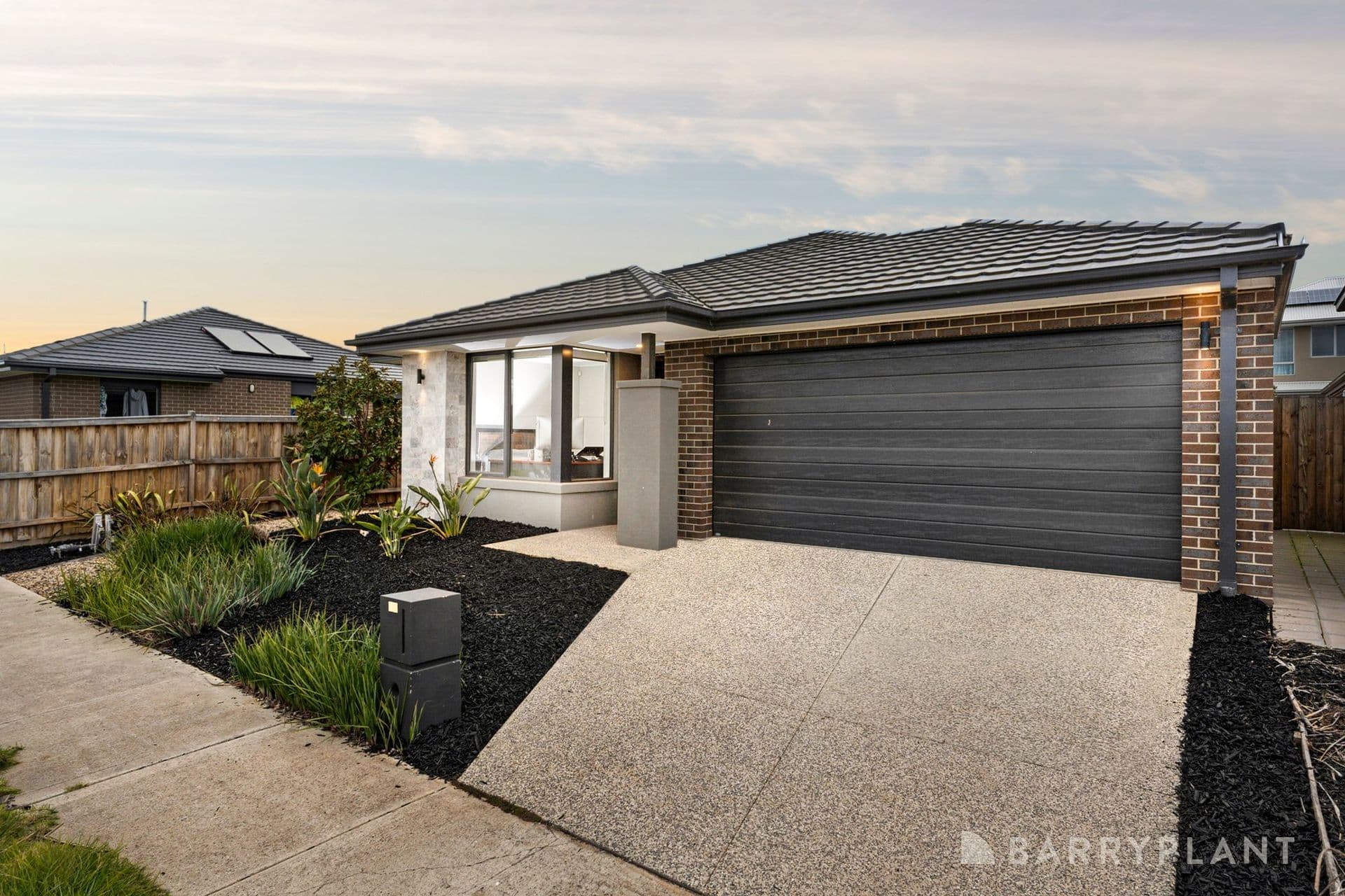 12 Gamesley Avenue, Werribee - Thumbnail 2