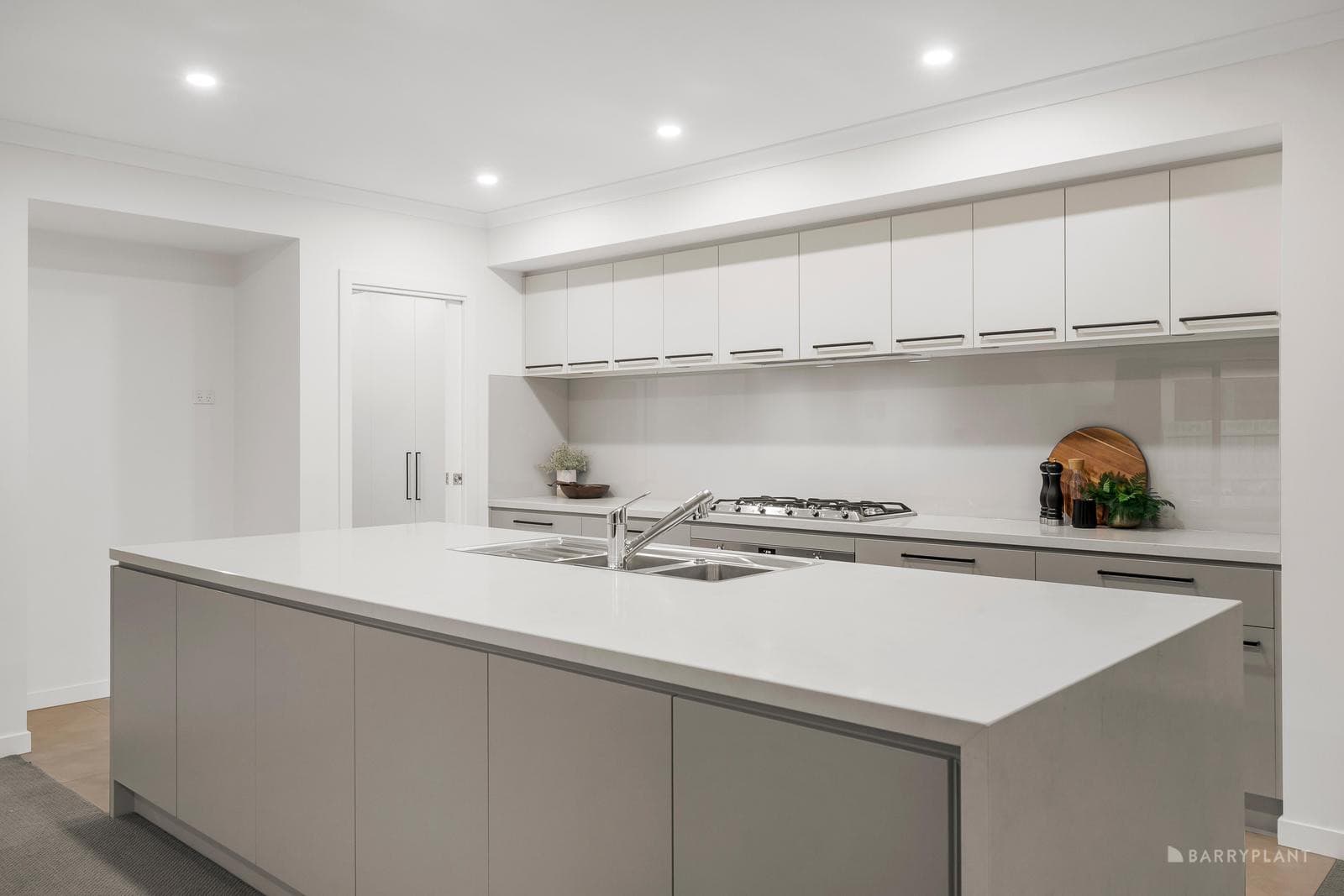 10 Pine Way, Doncaster East, VIC 3109, Doncaster East - Thumbnail 4