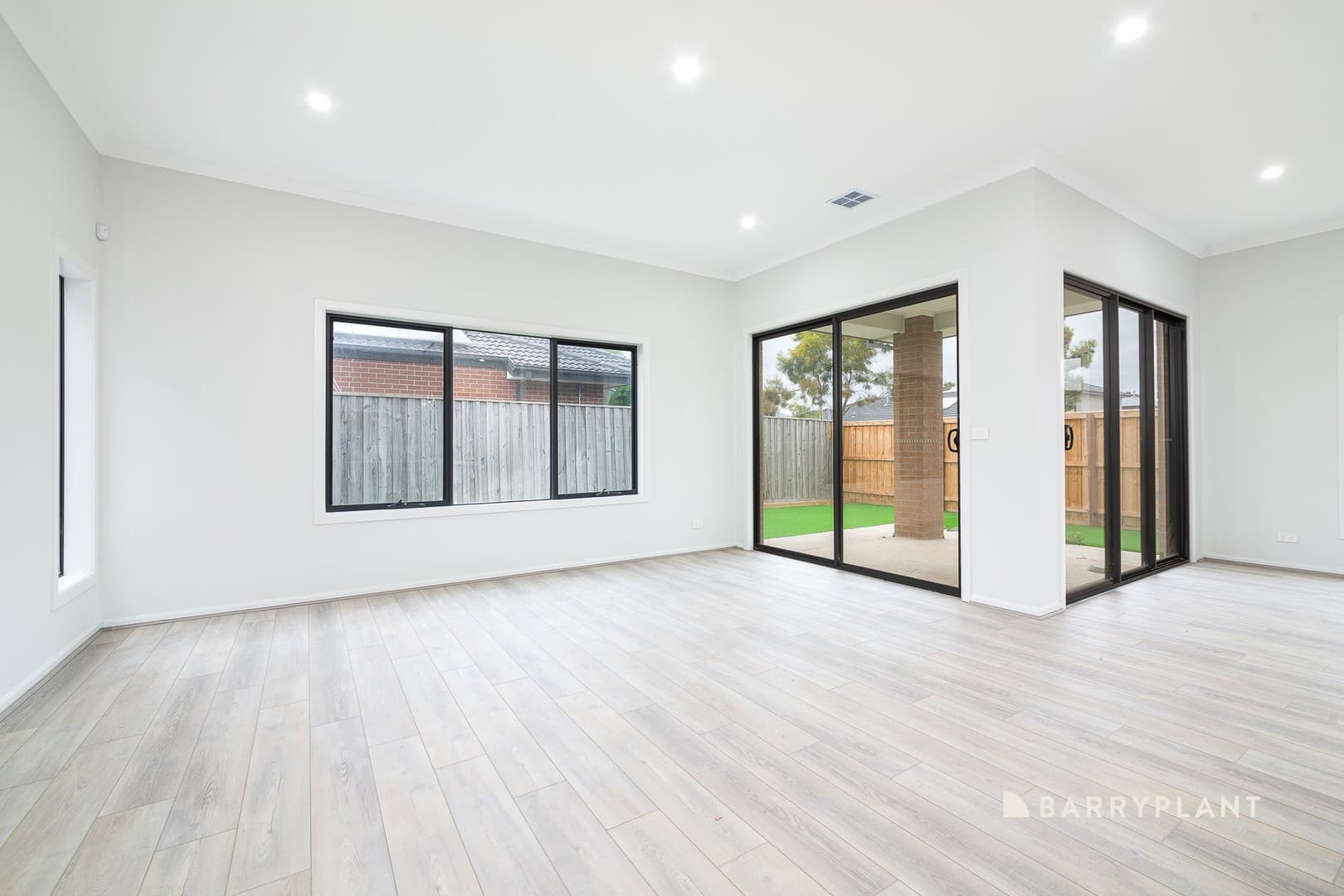 17 Crawford Crescent, Wollert, VIC 3750, Wollert - Thumbnail 6