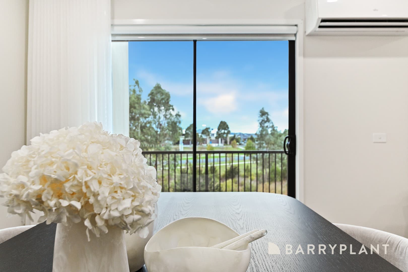 14 Quintino Walk, Clyde North, VIC 3978, Clyde North - Thumbnail 2