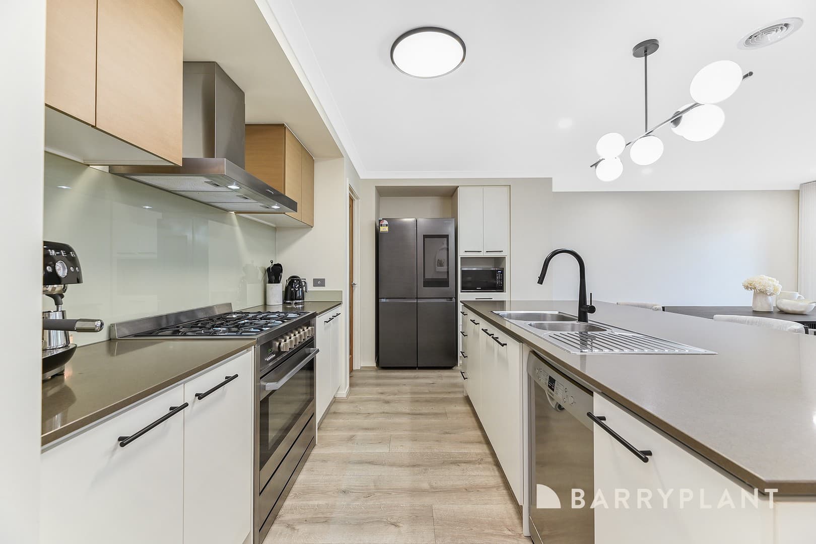 14 Quintino Walk, Clyde North, VIC 3978, Clyde North - Thumbnail 6