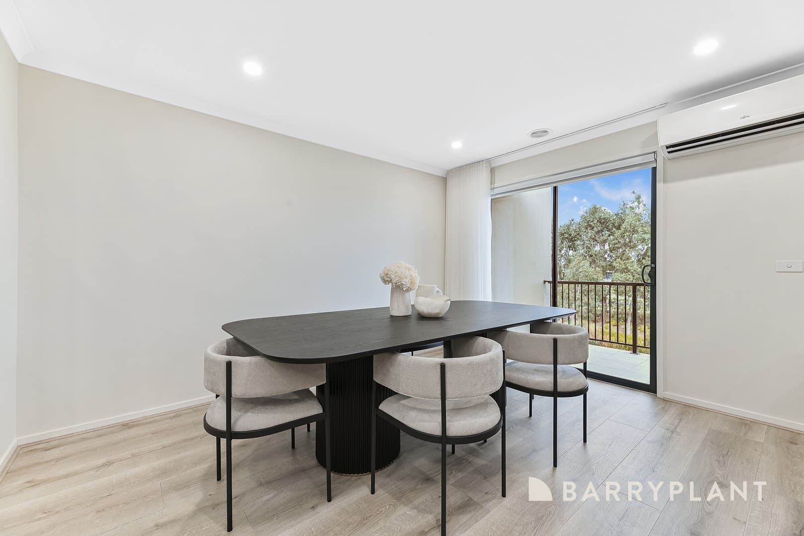 14 Quintino Walk, Clyde North, VIC 3978, Clyde North - Thumbnail 7