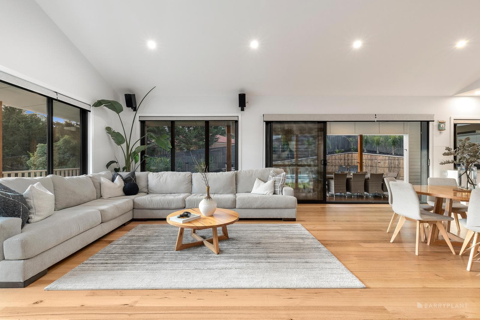 2/16 Ingrams Road, Research - Thumbnail 2