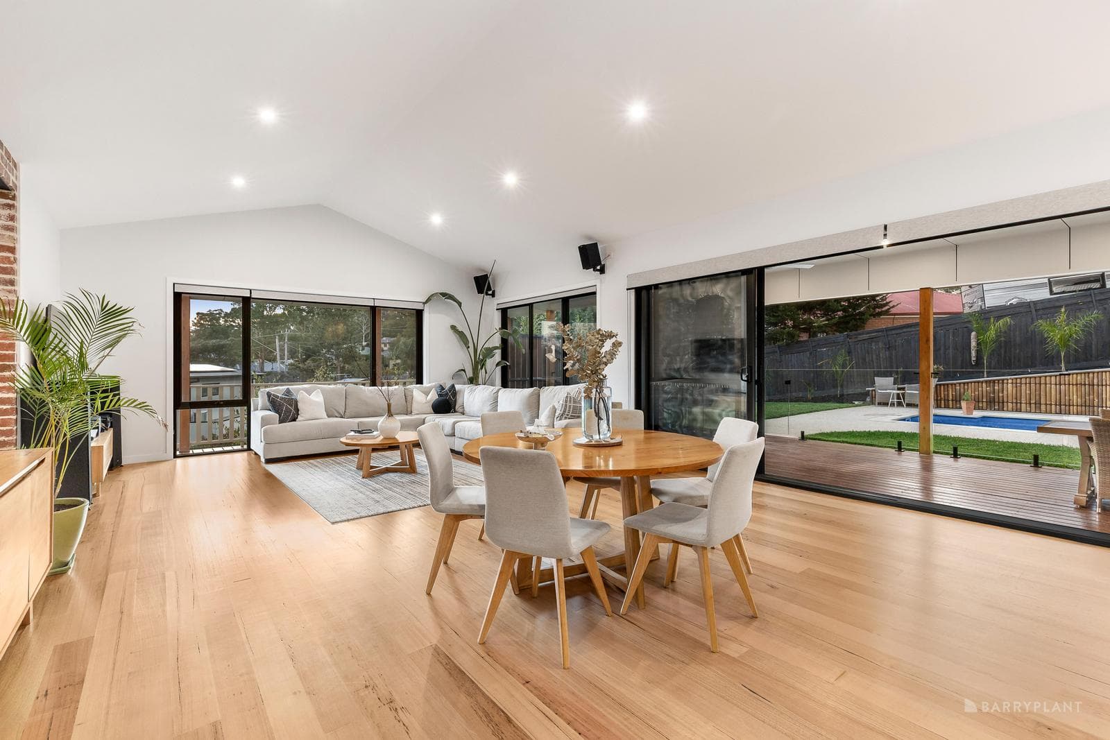 2/16 Ingrams Road, Research - Thumbnail 8
