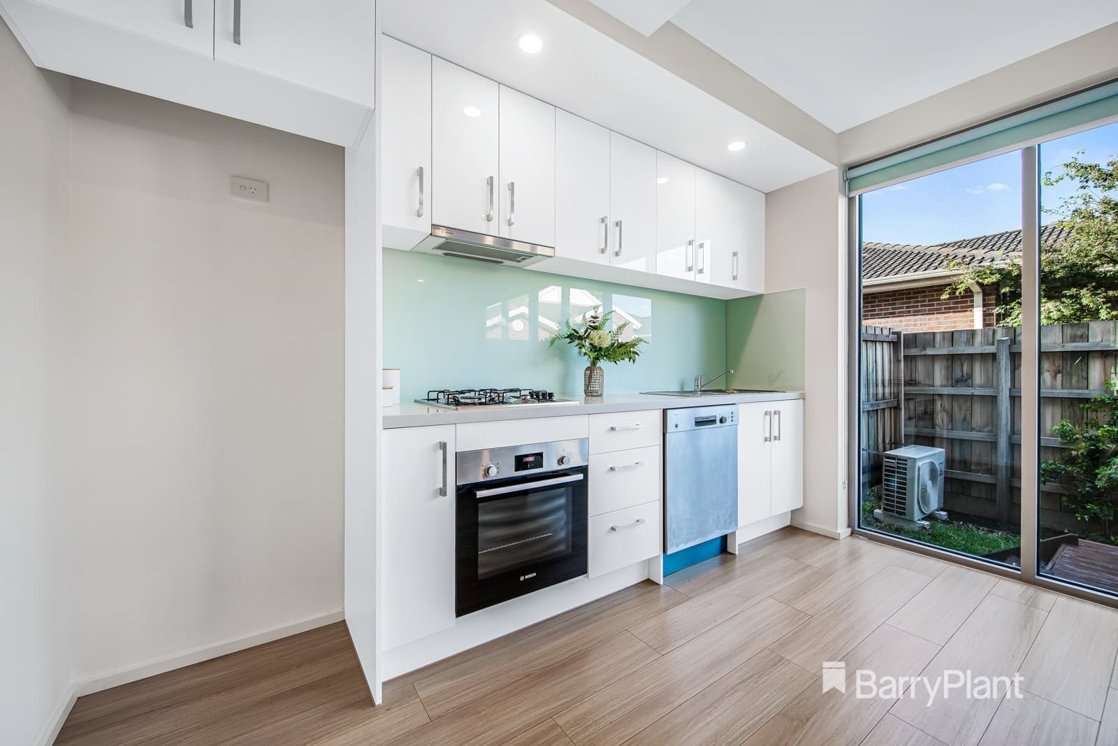G02/22 Shirley Avenue, Glen Waverley, VIC 3150, Glen Waverley - Thumbnail 2