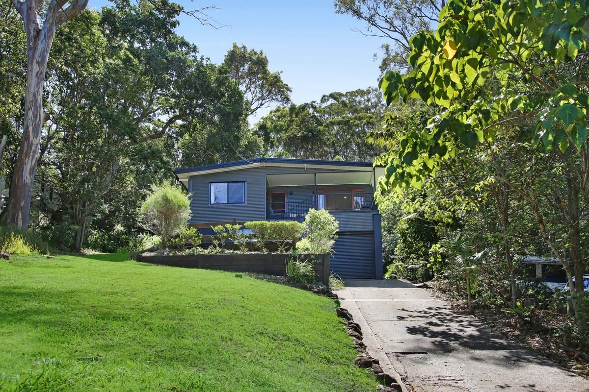 21 Pindari Avenue, Burleigh Heads QLD 4220, Burleigh Heads Property Image - Thumbnail 2