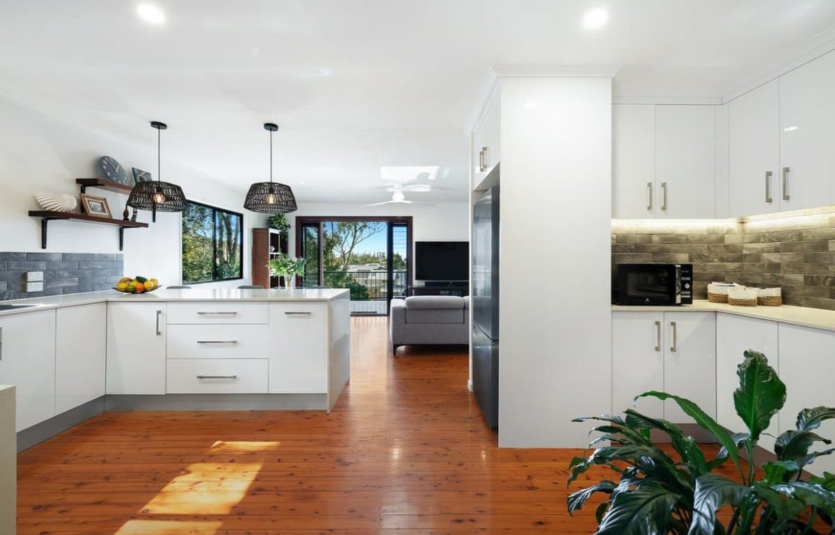 21 Pindari Avenue, Burleigh Heads QLD 4220, Burleigh Heads Property Image - Thumbnail 7