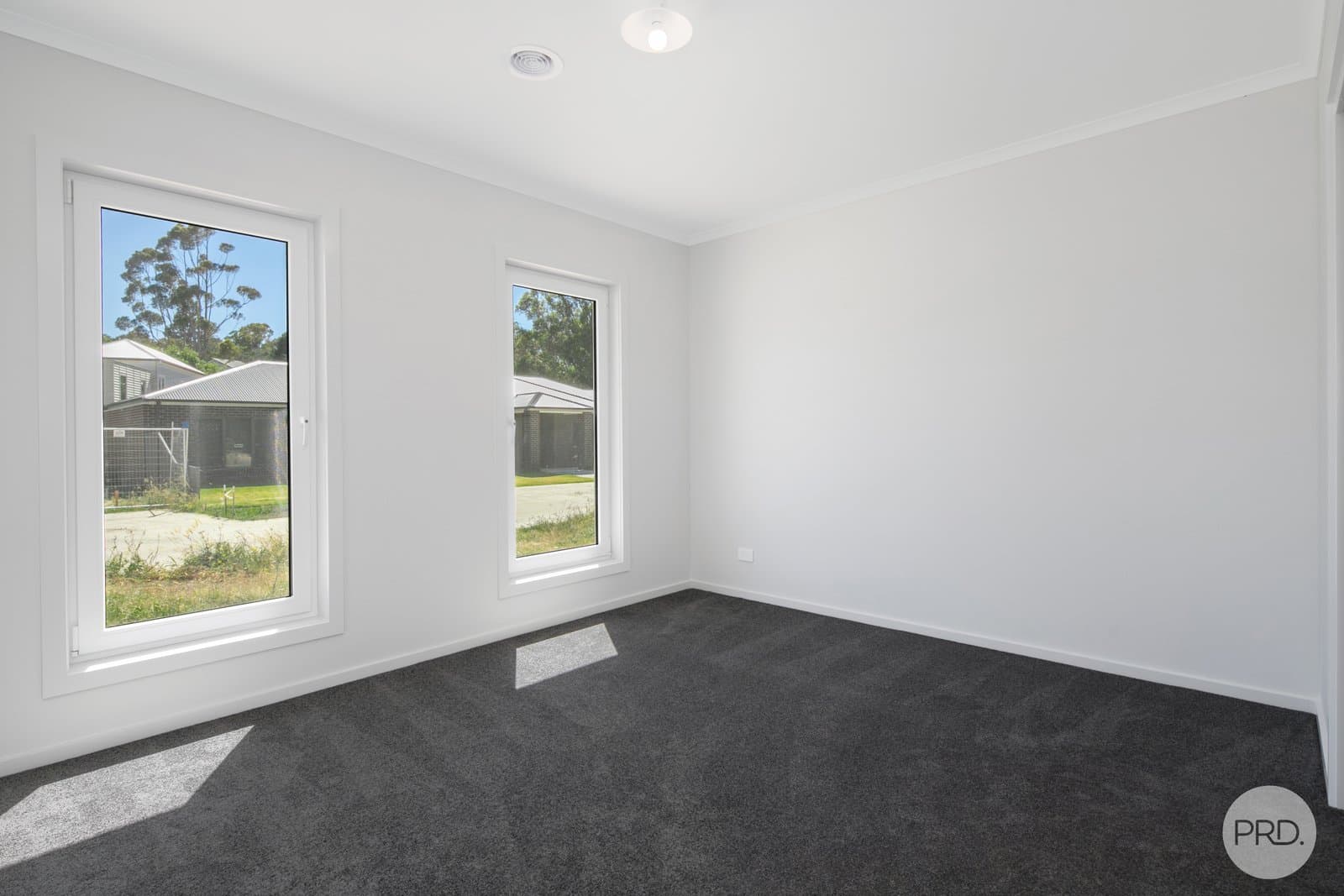 10 Oaktree Lane, CRESWICK VIC 3363, Creswick - Thumbnail 2