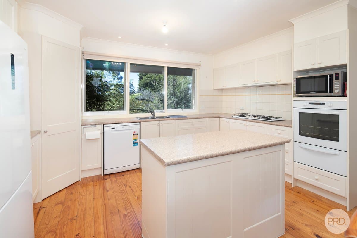 8 Barrington Court, MOUNT CLEAR VIC 3350, Mount Clear - Thumbnail 5