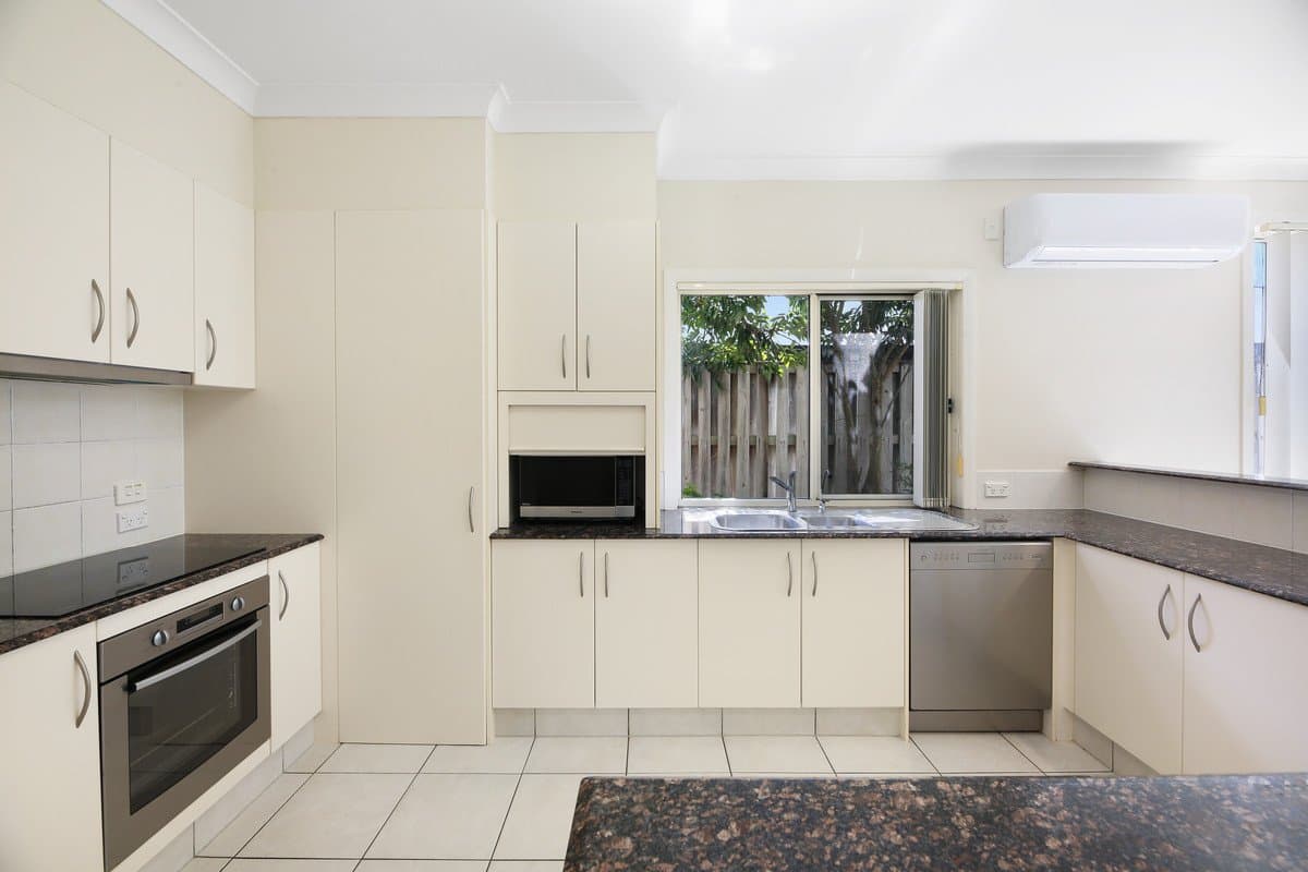 6 Palma Crescent, VARSITY LAKES QLD 4227, Varsity Lakes - Thumbnail 4