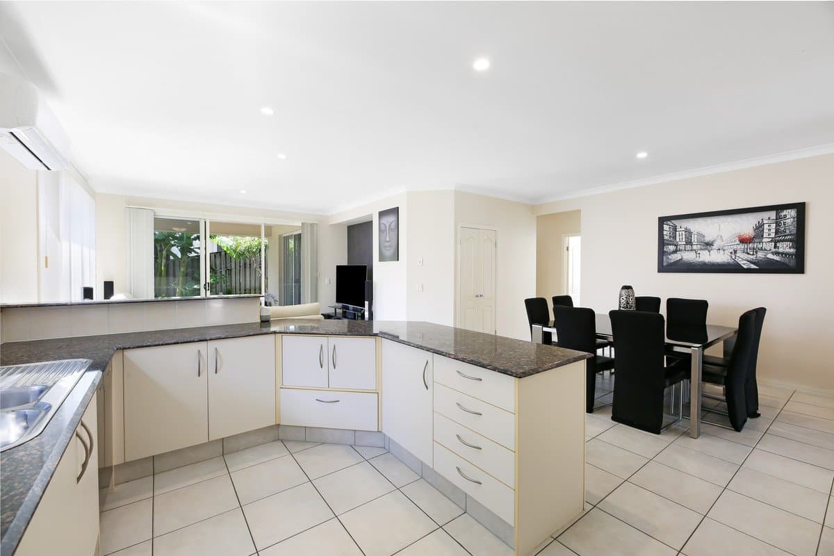 6 Palma Crescent, VARSITY LAKES QLD 4227, Varsity Lakes - Thumbnail 5