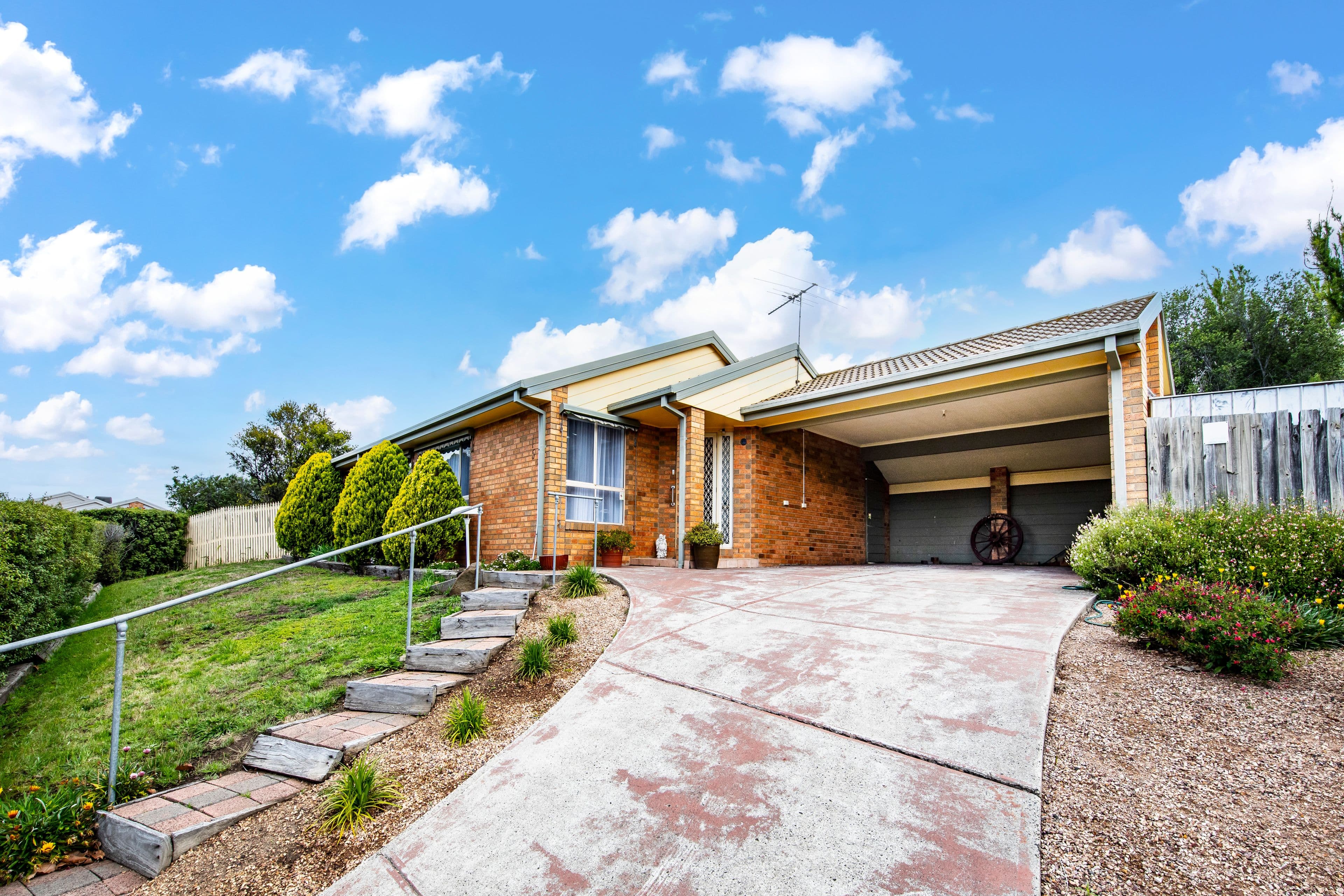 15 Olive Grove , Sunbury VIC 3429, Sunbury - Thumbnail 2