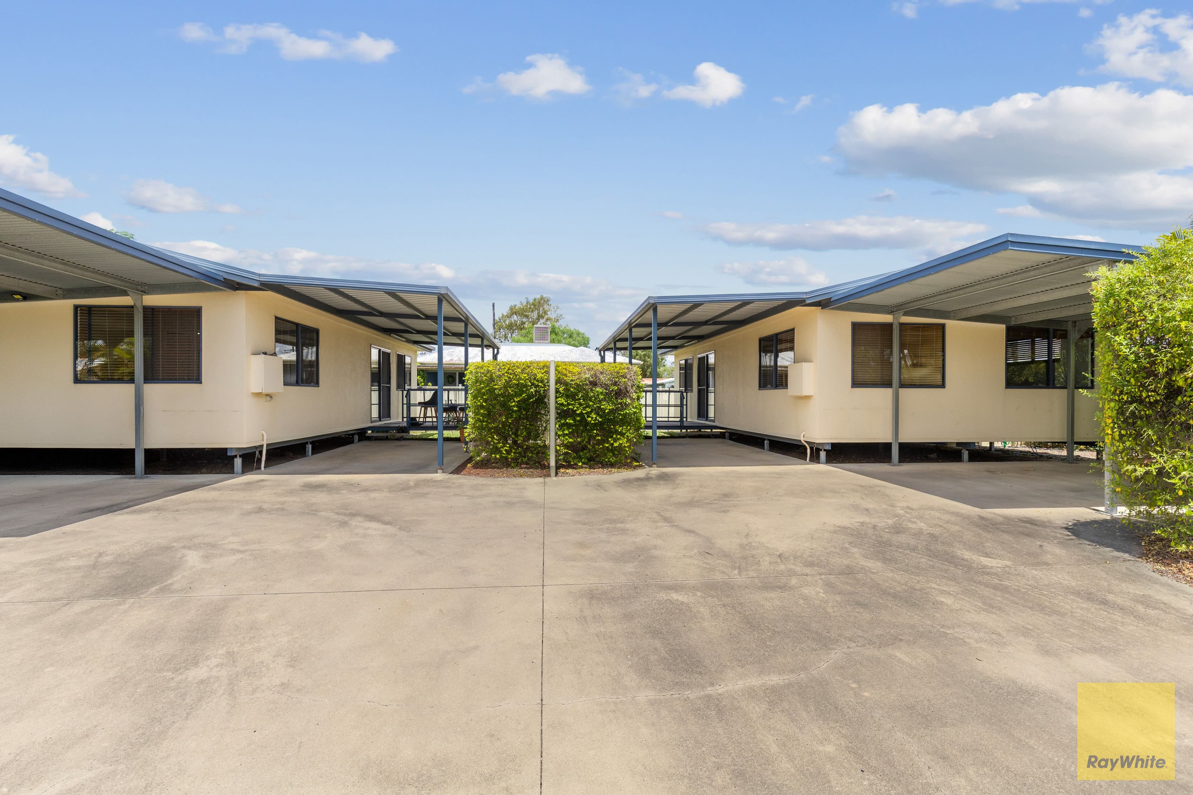 4 Rivoli Place , Emerald QLD 4720, Emerald - Thumbnail 2