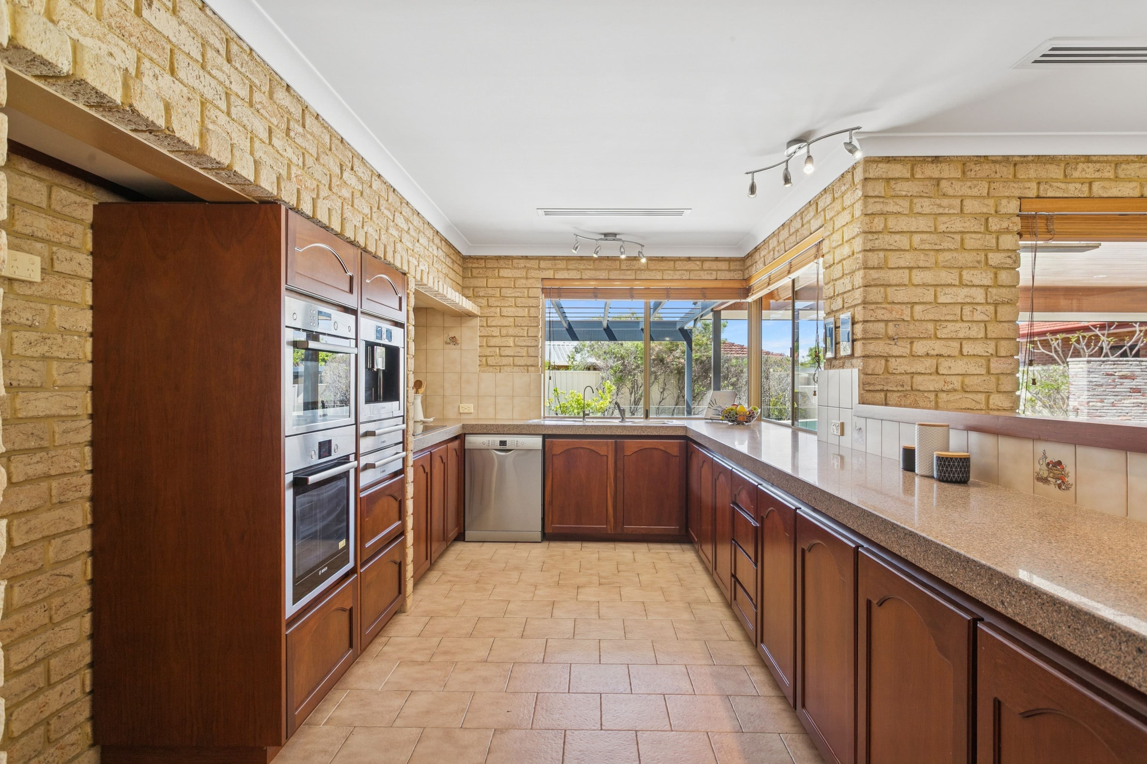 3 Shark Court , Sorrento WA 6020, Sorrento - Thumbnail 5