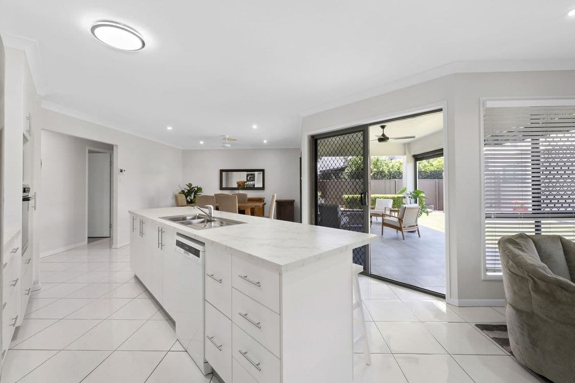 64 Marlborough Street, OORALEA, QLD 4740, Ooralea - Thumbnail 2