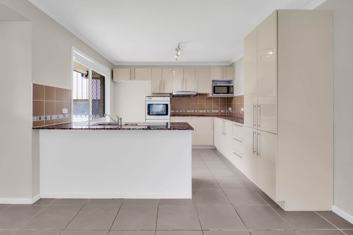 6 Dromana Crescent, HELENSVALE, QLD 4212, Helensvale - Thumbnail 2